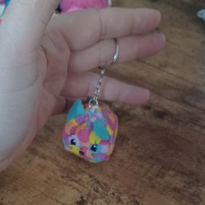 Pikmi Pops Surprise Scented Plushie beanie keychain